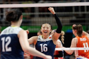 世界杯2026-欧冠淘汰赛之夜，福登成为胜负手，曼城新王加冕，蓝月当空照