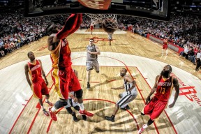 开云体育在线-本泽马关键回合不手软，瑞士强势拿下奥地利—欧洲足坛的双重奏