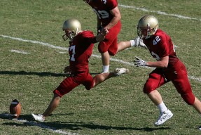 开云体育下载-2026世界杯之夜，锡安，当篮球之神穿上战靴