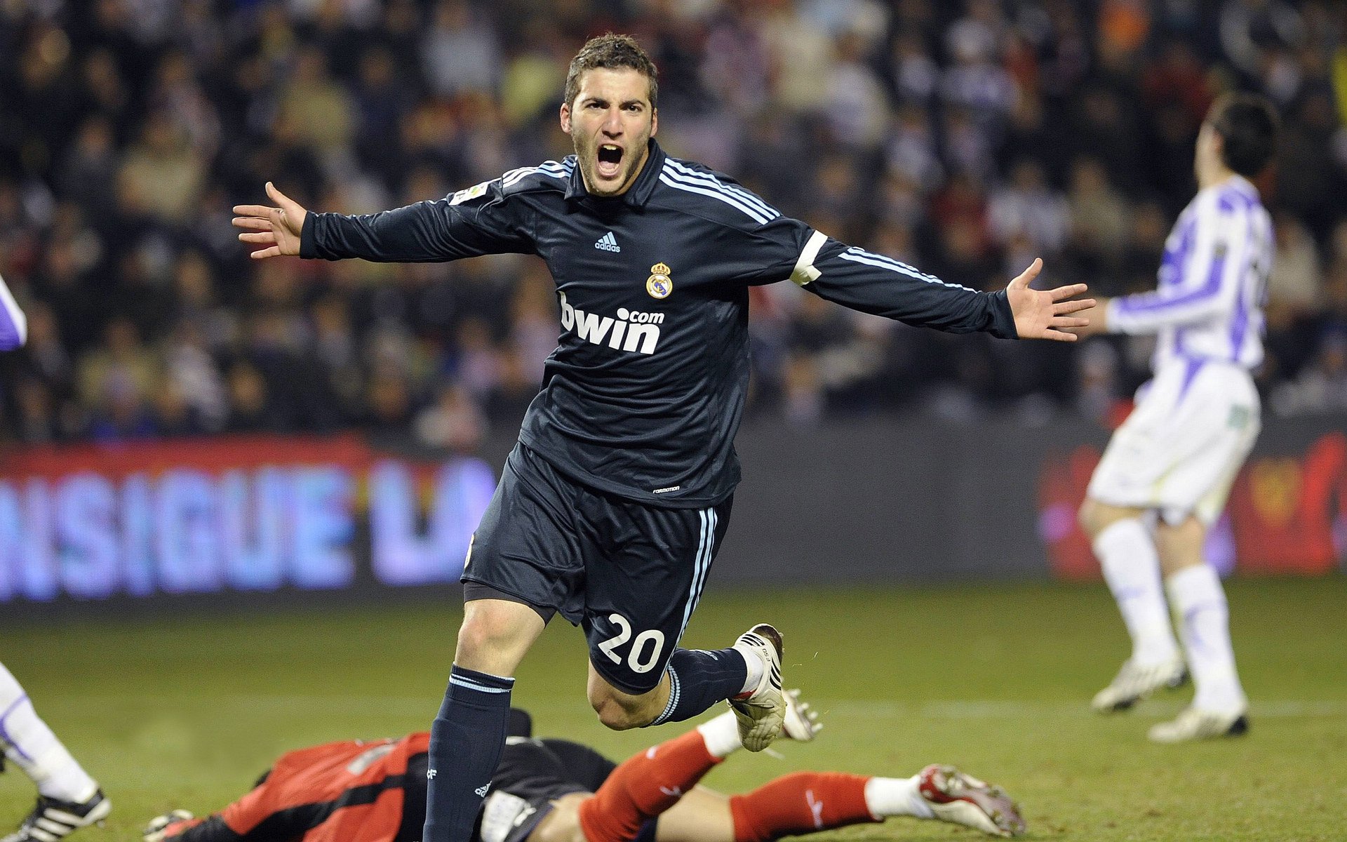 莫德里奇关键战不手软，克罗地亚冲垮多特蒙德