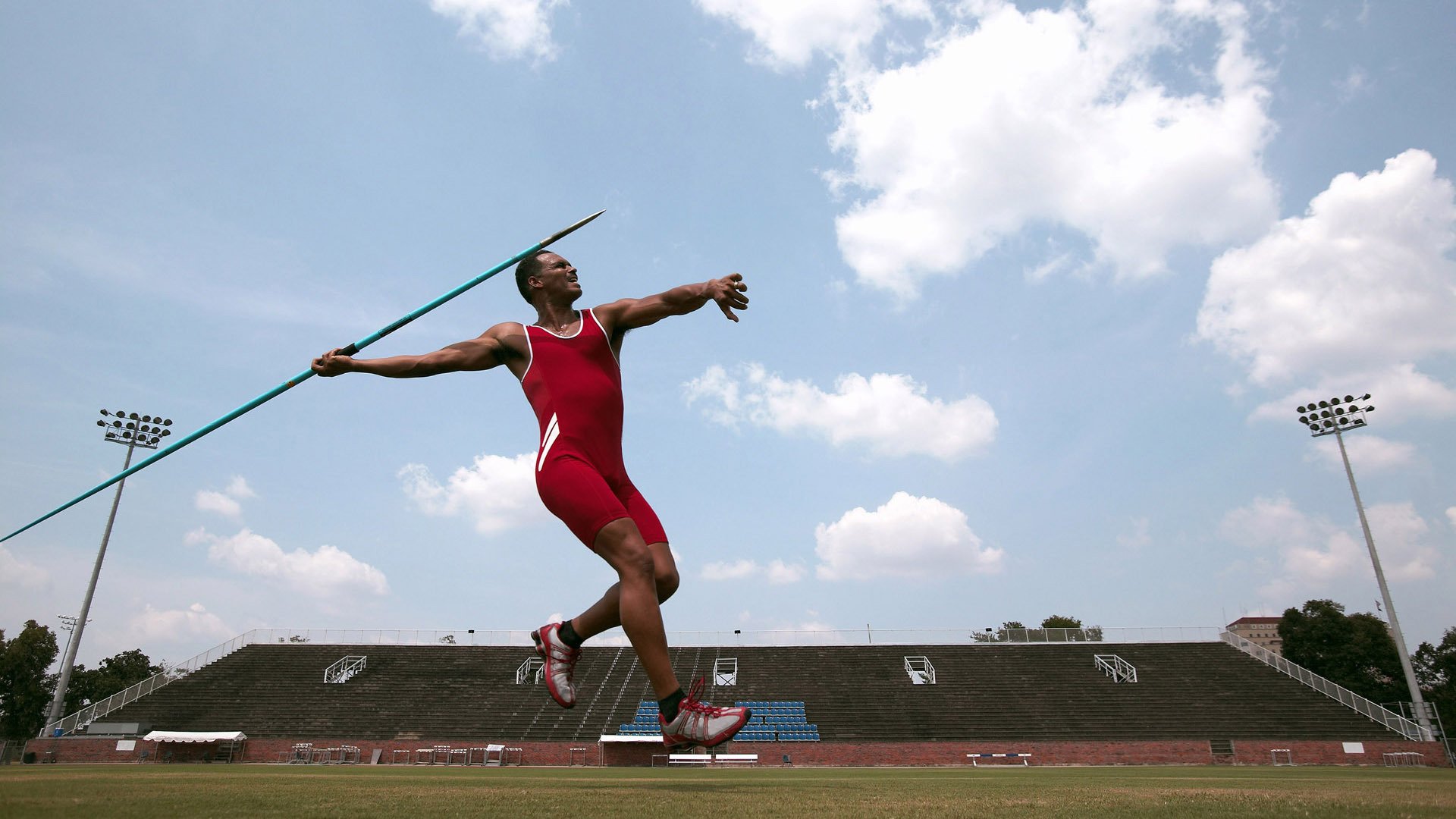 劳塔罗一手掌控比赛走势，冰岛式淘汰赛哲学能否助曼城过关？